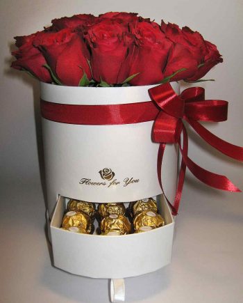 Box sa crvenim ružama i ferrero rocher